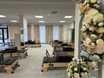 Индивидуална пилатес реформър тренировка.