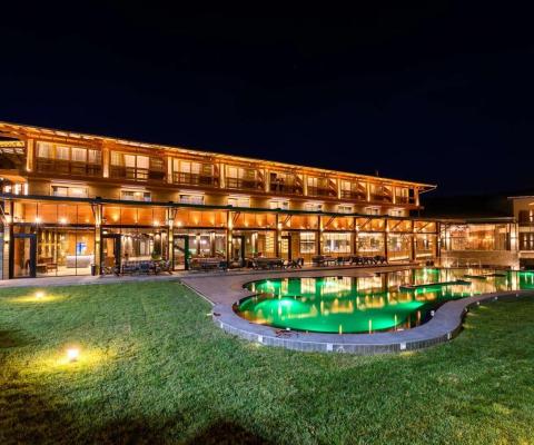 Уикенд за двама в Гранд Хотел Терме с достъп до Pulse Therme — All Inclusive, с. Баня - до 23.12.2026